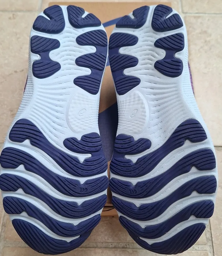 Asics Gel Nimbus 24 bike d'occasion — image 4 sur 5