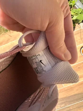 Used Nike Running Shoes bike — image 4 of 4