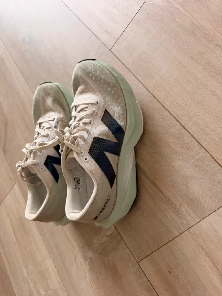 Gebrauchtes New Balance Running Shoes bike — Bild 2 von 4