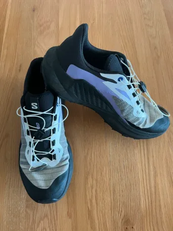 Used Genesis Matrix Running Shoes