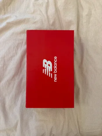 Used New Balance FuelCell Rebel v5 bike — image 8 of 8