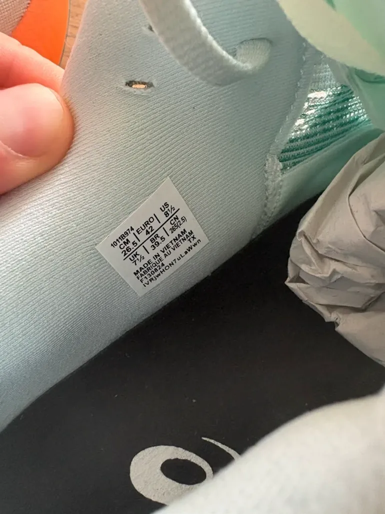 Used Asics Novablast 5 bike — image 3 of 5