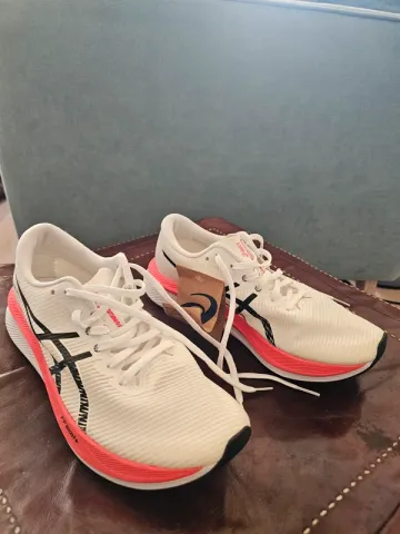 Gebrauchtes Asics Magic Speed 3 Running Shoes