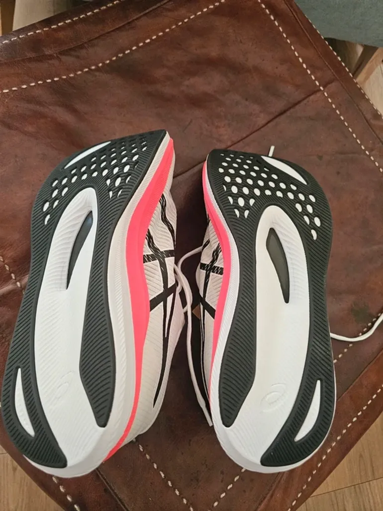 Asics Magic Speed 3 bike d'occasion — image 5 sur 7
