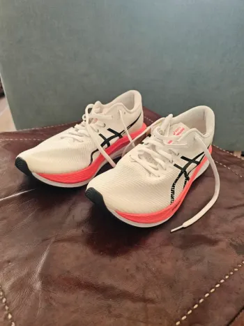 Asics Magic Speed 3 bike d'occasion — image 7 sur 7