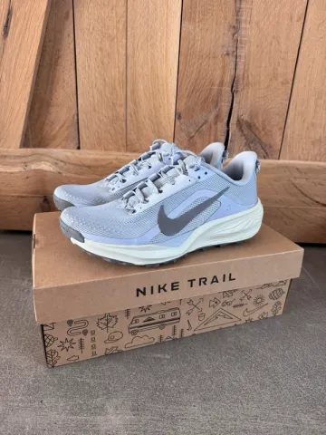 Pegasus Nike ACG Trail Running Shoes usato