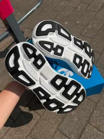 Tweedehands Hoka Bondi 9 bike — afbeelding 2 van 4