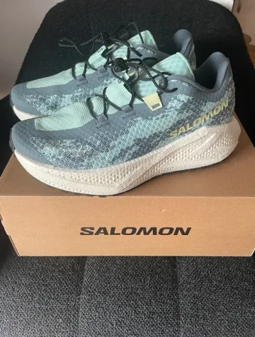 Used Salomon aero glide 4 gravel Running Shoes