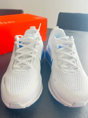 Nike Vomero 18 bike usato — immagine 5 di 13