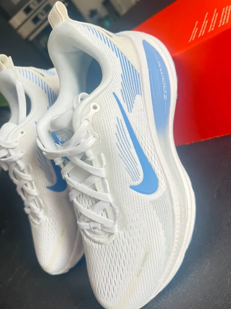Nike Vomero 18 bike usato — immagine 6 di 13