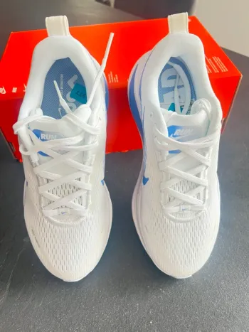 Nike Vomero 18 bike usato — immagine 2 di 13