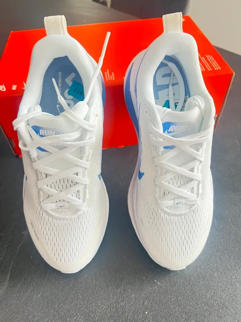 Nike Vomero 18 bike usato — immagine 2 di 13