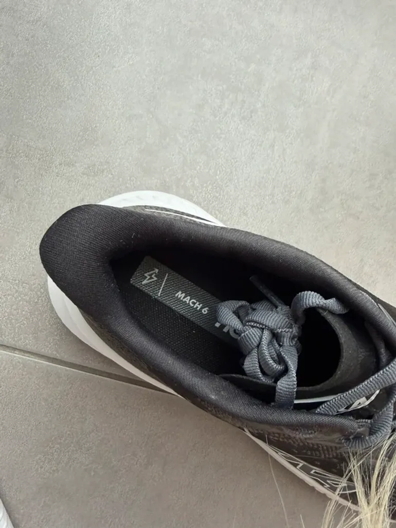 Used Hoka Mach 6 bike — image 5 of 6