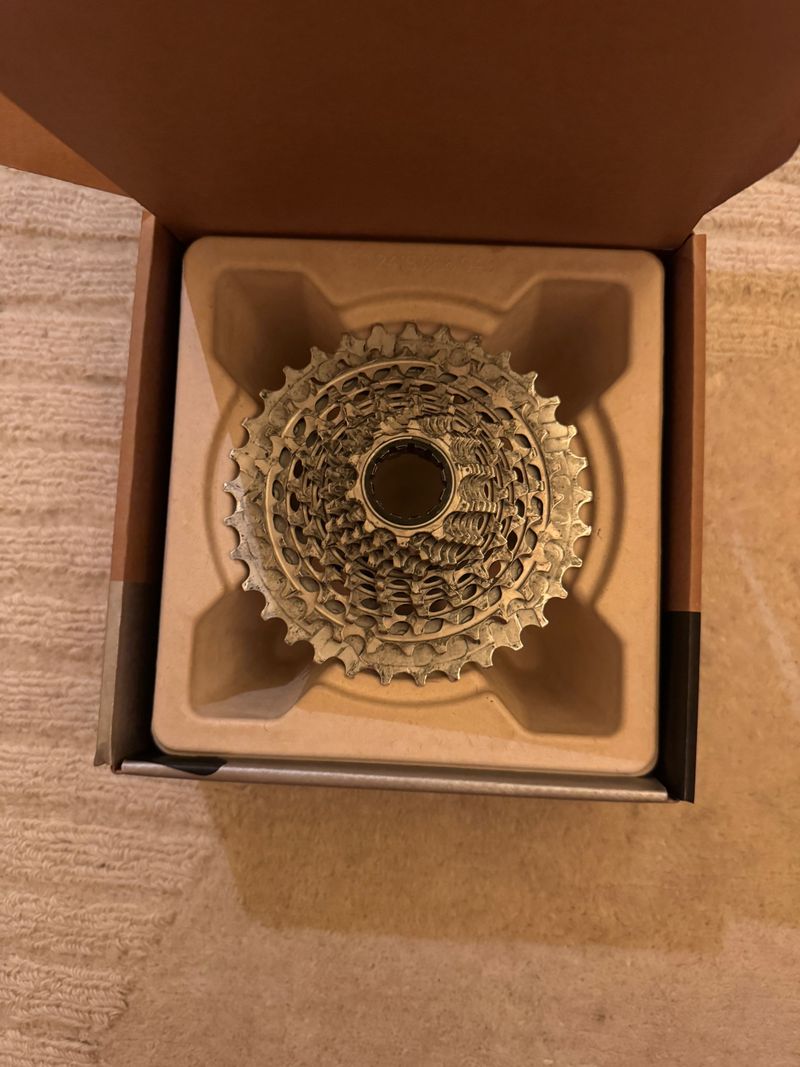 Sram Red AXS 12v 10-33 Cassette Drivetrain & Pedals d'occasion