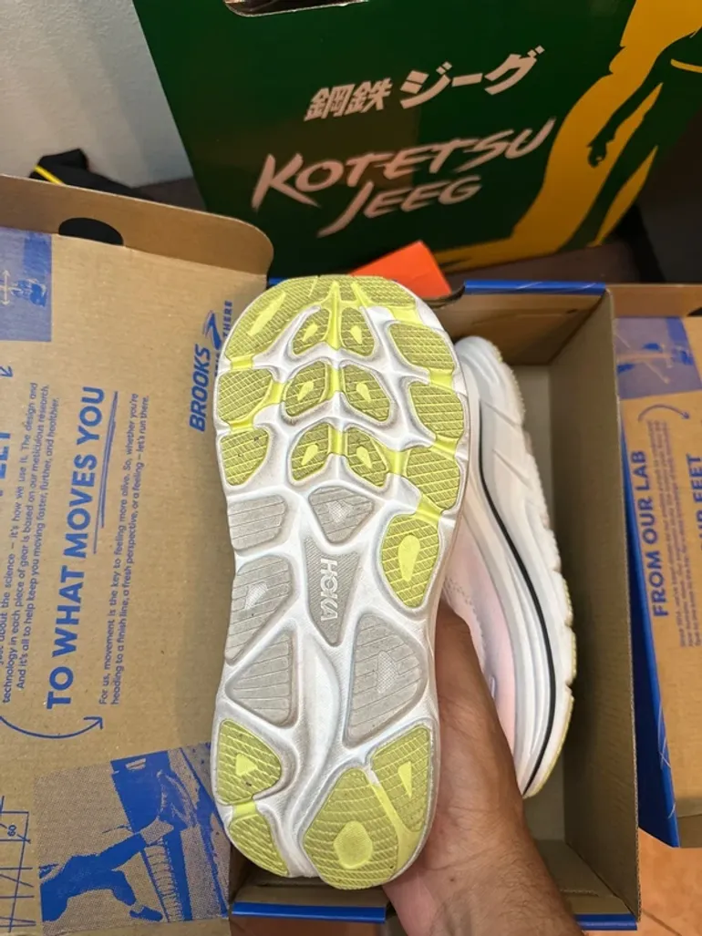 Hoka Clifton 10 bike d'occasion — image 2 sur 4
