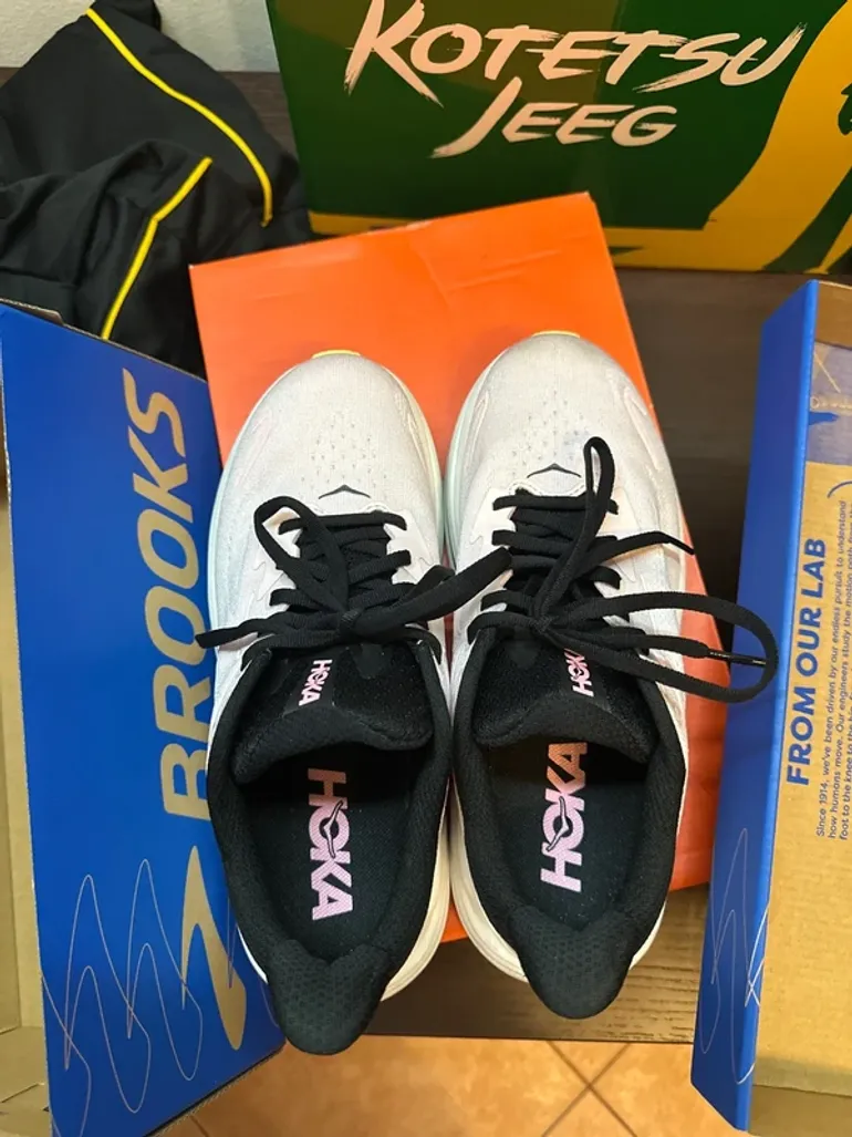 Hoka Clifton 10 bike d'occasion — image 4 sur 4