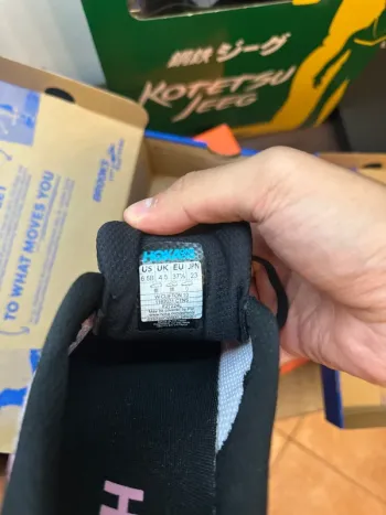 Hoka Clifton 10 bike d'occasion — image 3 sur 4