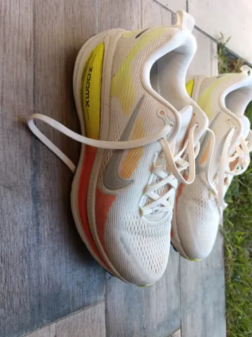 Brugt Nike Vomero 18 Running Shoes