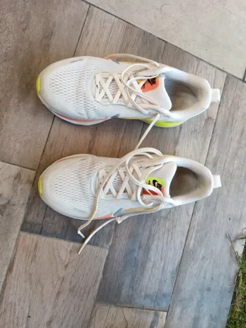 Nike Vomero 18 bike usato — immagine 9 di 10