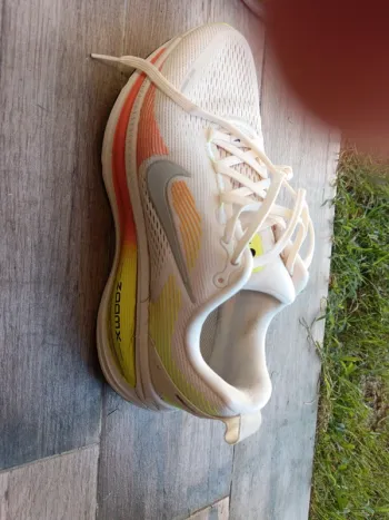 Nike Vomero 18 bike usato — immagine 5 di 10