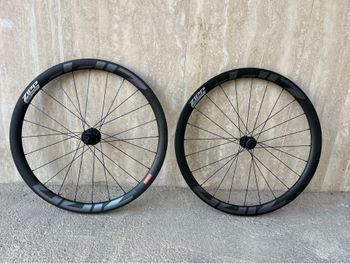 Zipp 303 Firecrest 2024 bike usato — immagine 2 di 4