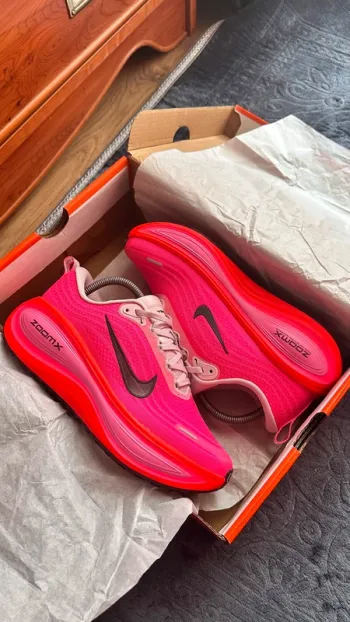 Brugt Rose Vomero Plus Running Shoes