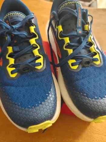 Tweedehands Brooks Running Shoes bike — afbeelding 2 van 7