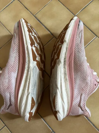 Hoka Clifton 9 bike d'occasion — image 4 sur 6