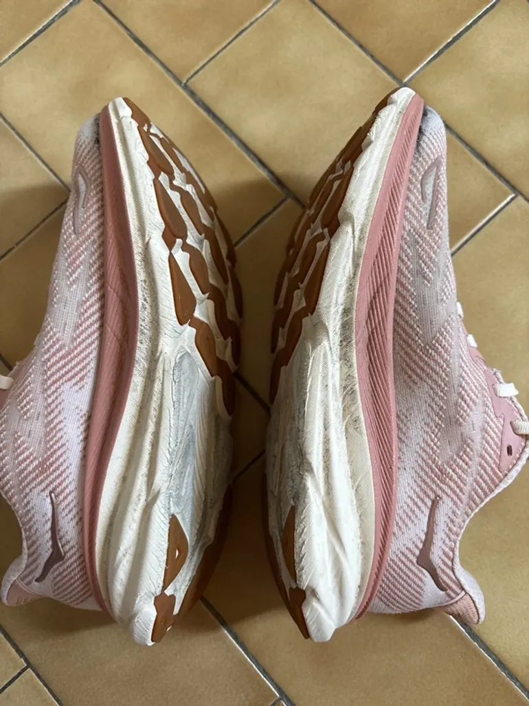 Hoka Clifton 9 bike d'occasion — image 4 sur 6