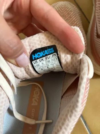 Hoka Clifton 9 bike d'occasion — image 6 sur 6