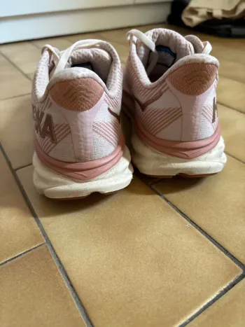 Hoka Clifton 9 bike d'occasion — image 3 sur 6