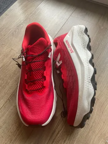 Käytetty Salomon Ultra Glide 4 Running Shoes