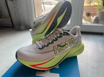 Tweedehands Hoka Mach 7 bike — afbeelding 2 van 5
