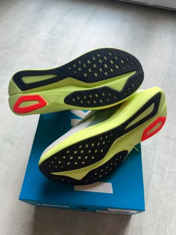 Tweedehands Hoka Mach 7 bike — afbeelding 4 van 5