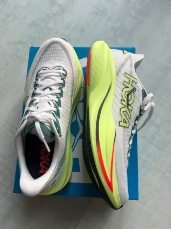 Tweedehands Hoka Mach 7 bike — afbeelding 3 van 5