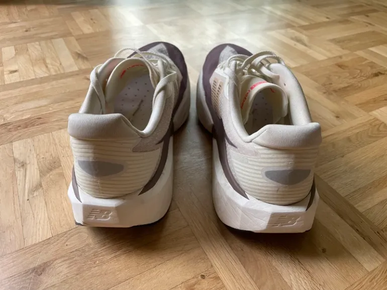 Gebrauchtes New Balance FuelCell Rebel V5 bike — Bild 3 von 7