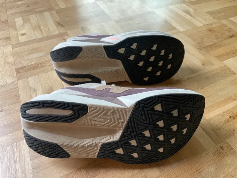 Gebrauchtes New Balance FuelCell Rebel V5 bike — Bild 5 von 7
