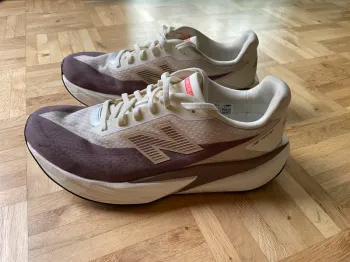 Gebrauchtes New Balance FuelCell Rebel V5 bike — Bild 2 von 7
