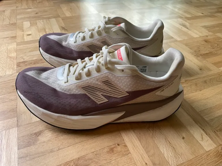 Gebrauchtes New Balance FuelCell Rebel V5 bike — Bild 2 von 7