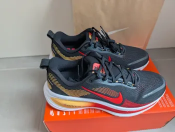 Tweedehands Nike Vomero 18 Zoom Running Shoes