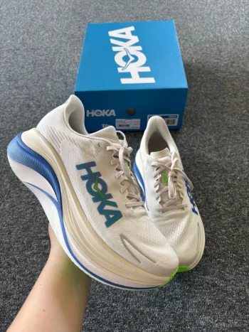 Used White Skyward X2 Running Shoes