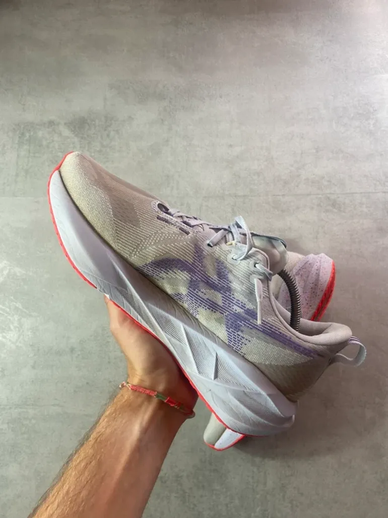 Used Asics Novablast 5 bike — image 5 of 13