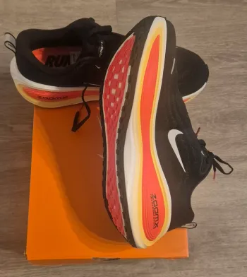 Used Nike Vomero Running Shoes