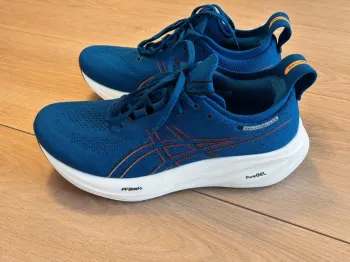 Używany Asics Gel Nimbus Running Shoes