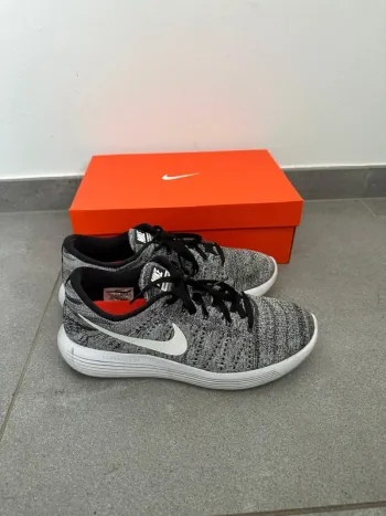 Nike LunarEpic Flyknit Running Shoes usato