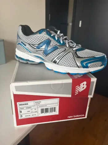 Used New Balance M880BS Running Shoes