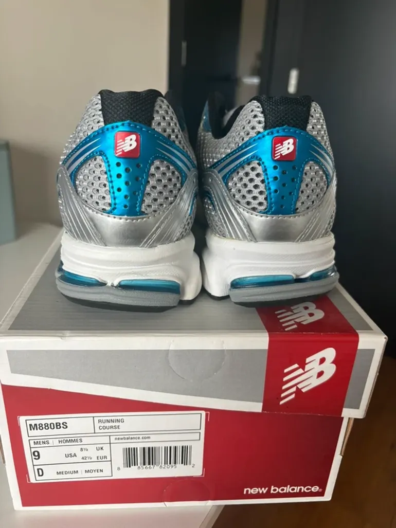 Used New Balance M880BS bike — image 5 of 5