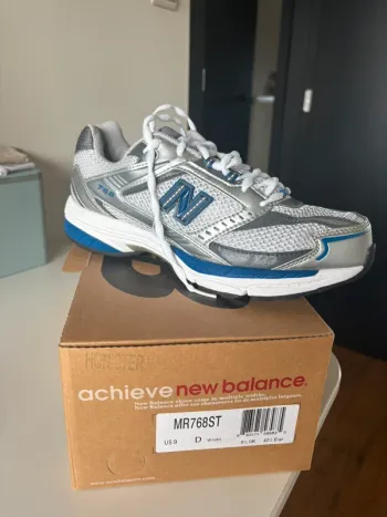 Tweedehands New Balance MR768ST Running Shoes