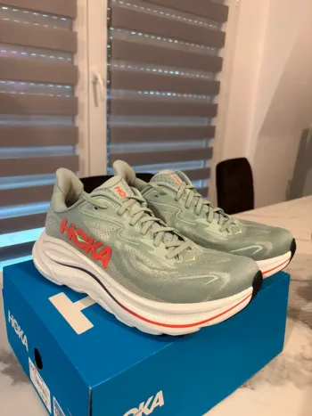 Used Hoka Clifton 10 Running Shoes