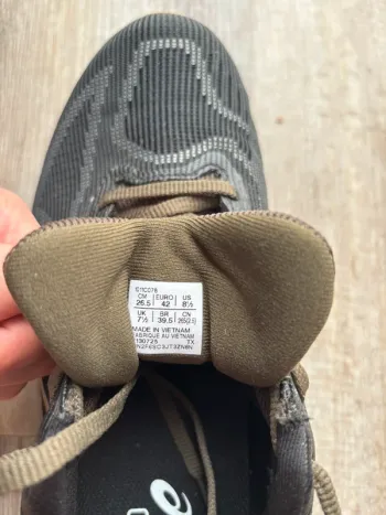 Used Asics GT-1000 14 GTX bike — image 6 of 9